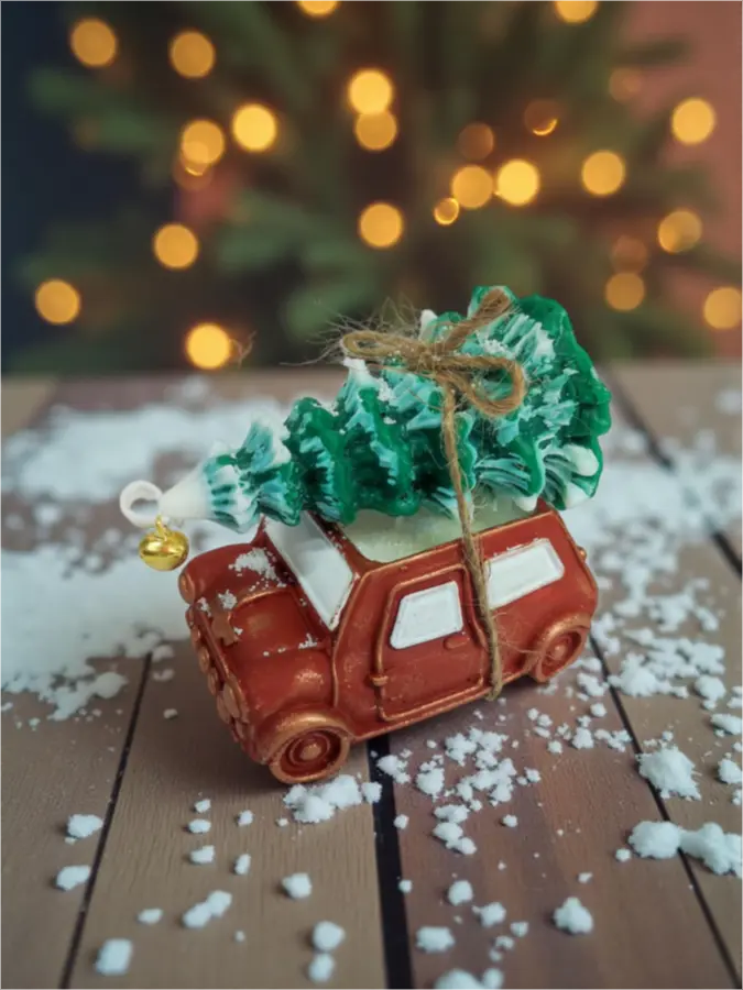 Πορσελάνινο Αυτοκινητάκι με δεντράκι από κερί Πορσελάνινο Αυτοκινητάκι με δεντράκι από κερί