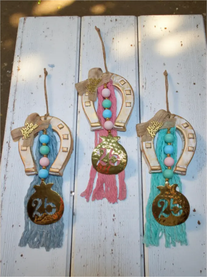 Χειροποίητο γούρι Πέταλο με Ρόδι Χειροποίητο γούρι Πέταλο με Ρόδι